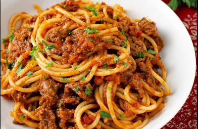 Bolonez Soslu Makarna Yanına Ne Gider ?