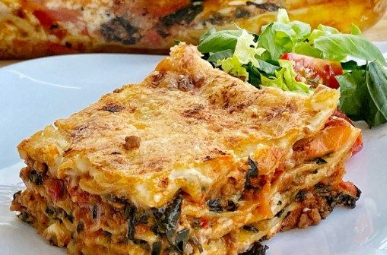 Kıymalı Lazanya Yanına Ne Gider?